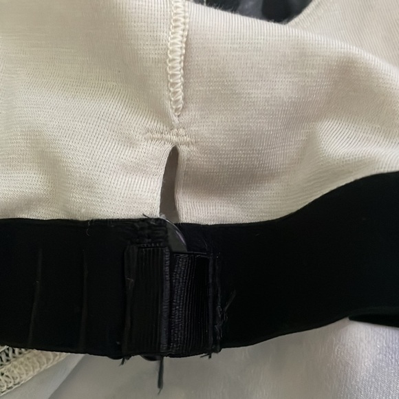 Lululemon Amala Tank Pretty Plume Angel Wing Black Size 10 - Picture 7 of 8